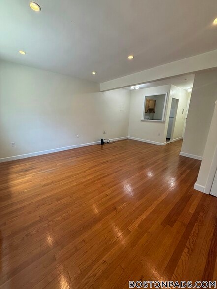 Building Photo - 34 Gardner St