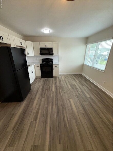 Building Photo - 9654 Selby Pl