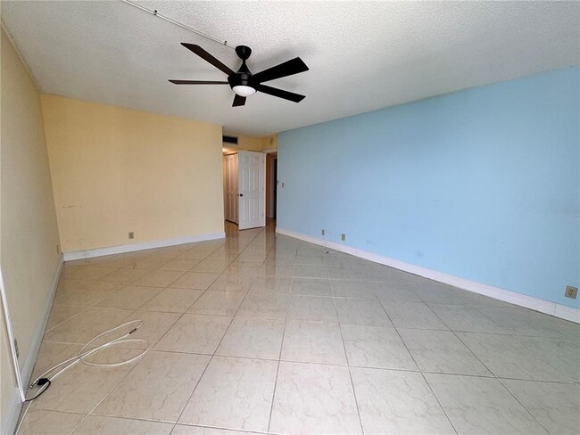 Building Photo - 1370 S Ocean Blvd