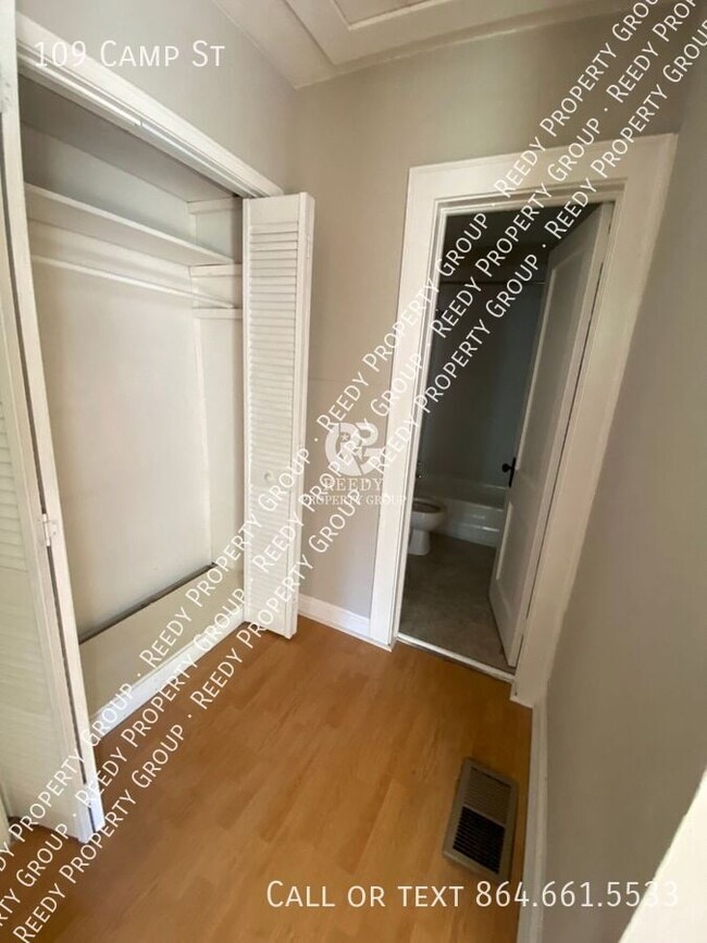 Building Photo - 109 Camp St