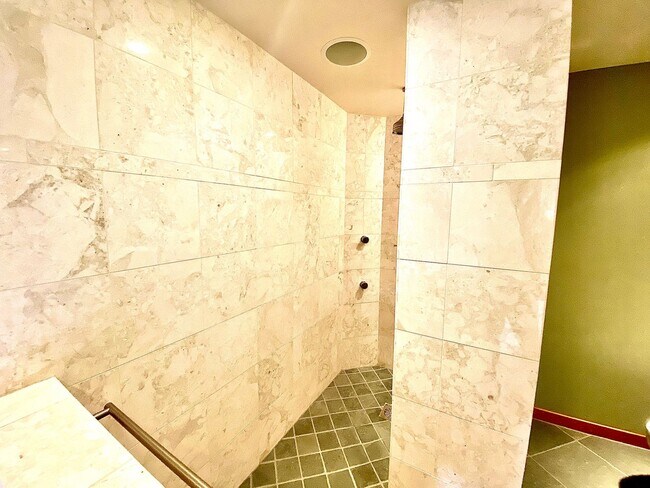 Building Photo - Stunning, 4 Bedroom, 3500 Square Foot, Highland's Home in Boise's North End