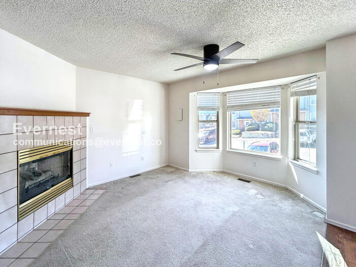 Building Photo - 3939 Smoke Tree Dr