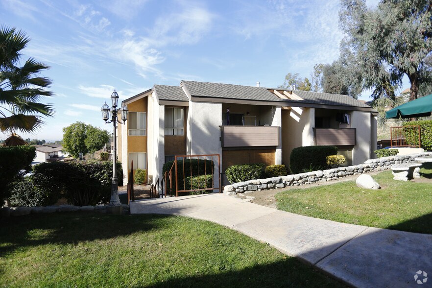 Rollingwood Apartments 1901 E Amar Rd West Covina CA 91792