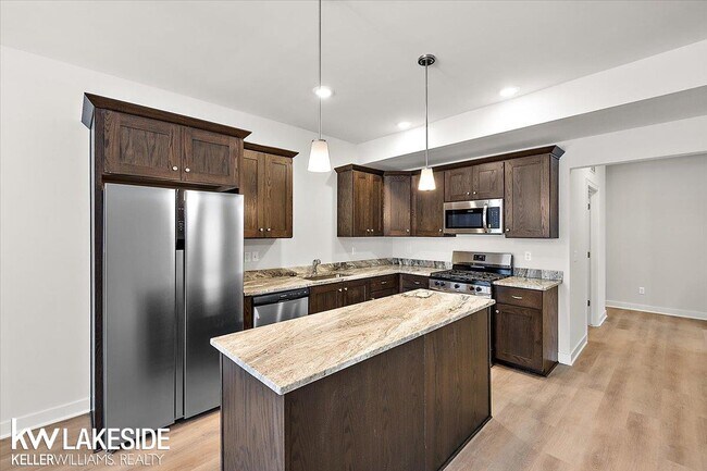 Building Photo - 34450 Maple Ln Dr