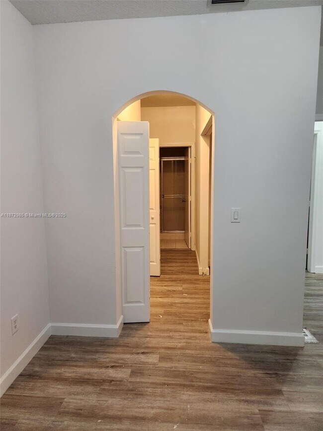 Building Photo - 4907 Spinnaker Dr