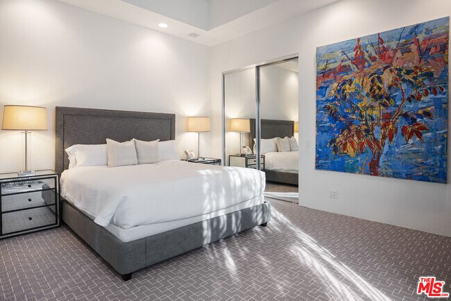 Building Photo - 6 Rocky Ln