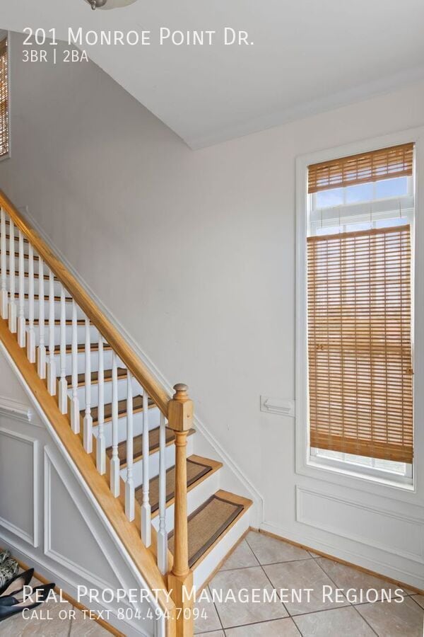 Building Photo - 201 Monroe Point Dr