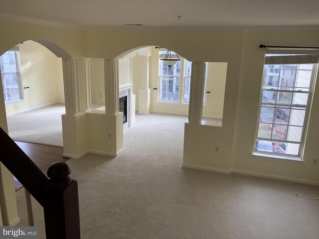 Building Photo - 5074 Donovan Dr