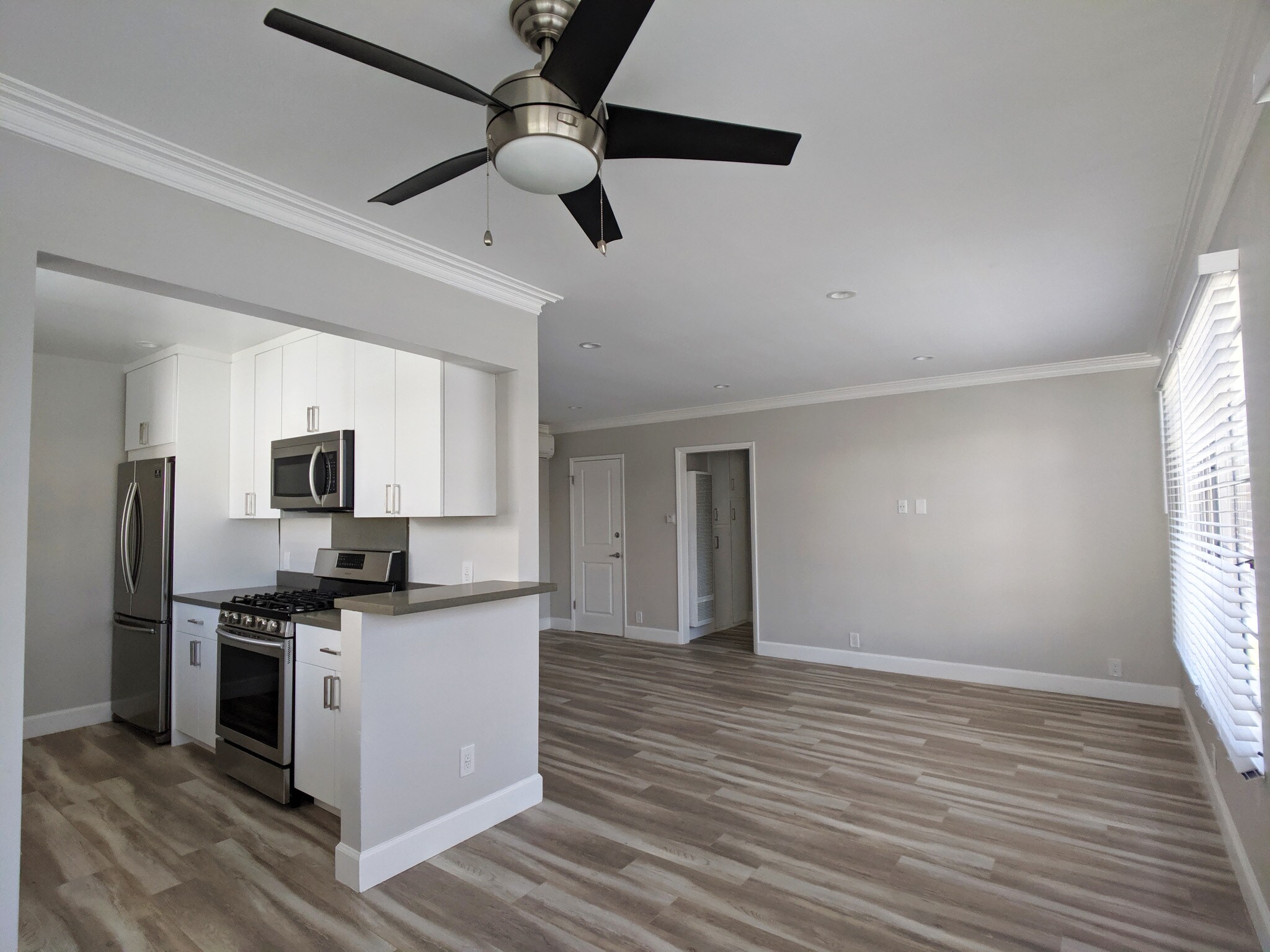 Kitchen / Dining + Living Room - 458 S Oakhurst Dr
