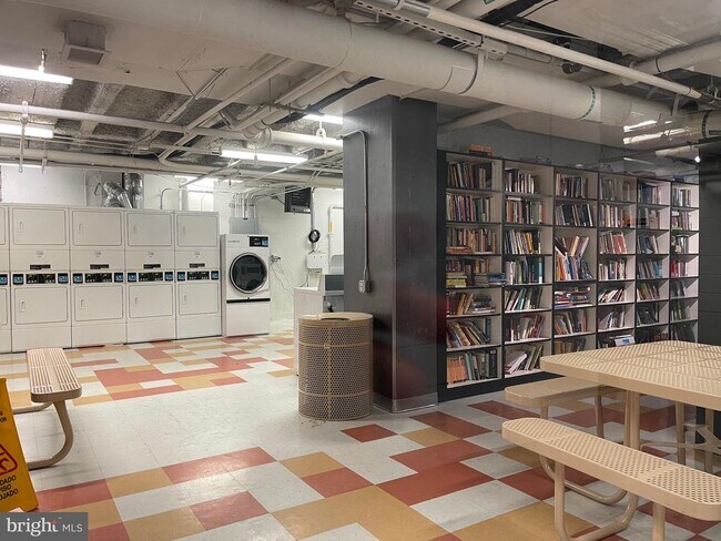 Building Photo - 800 4th St SW