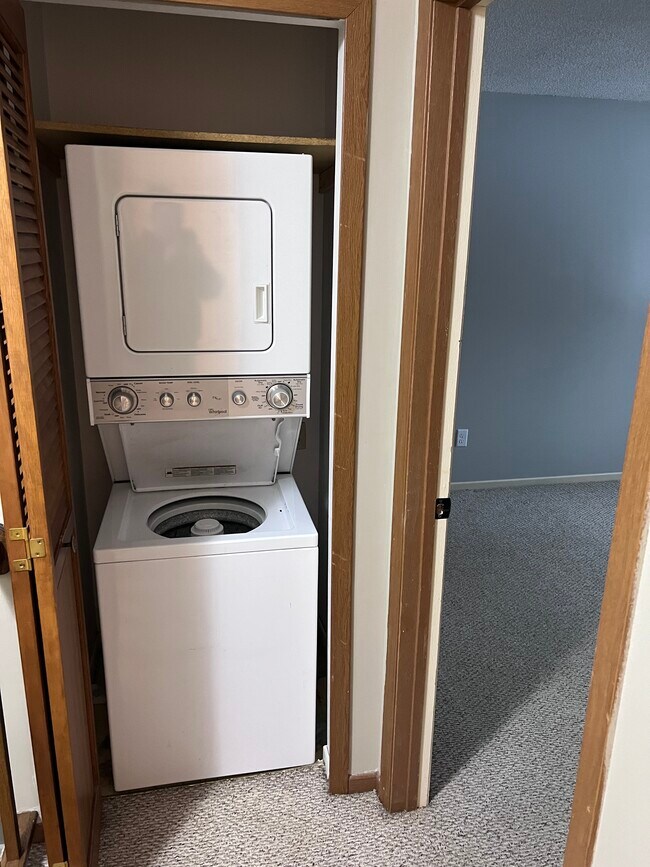 Upstairs laundry - 1274 Greenbriar Ct