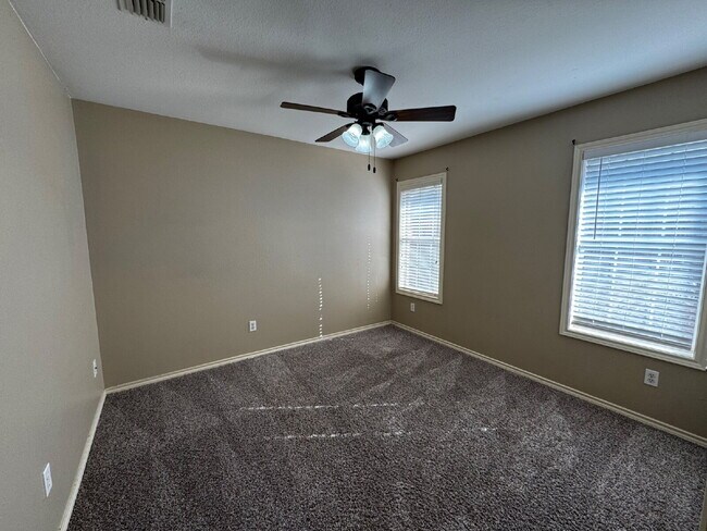 Building Photo - Beautiful Home in Upscale Neighborhood!