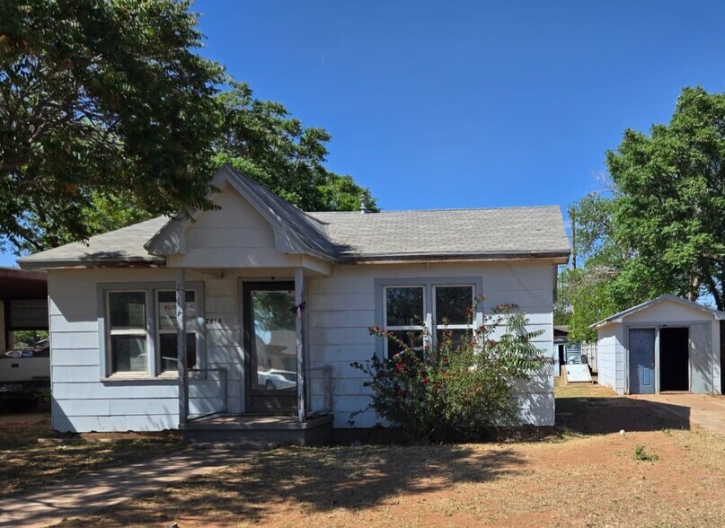 Building Photo - 2814 1st Pl