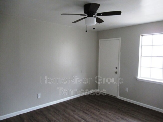 Building Photo - 1058 Poplar Ave