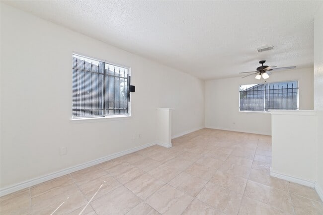 Building Photo - 5711 Longforest Dr
