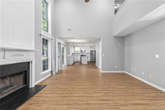 Building Photo - 13030 Carriage Park Ln