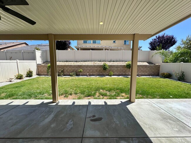 Building Photo - Stunning 4 bedroom 3 bathroom Murrieta hom...