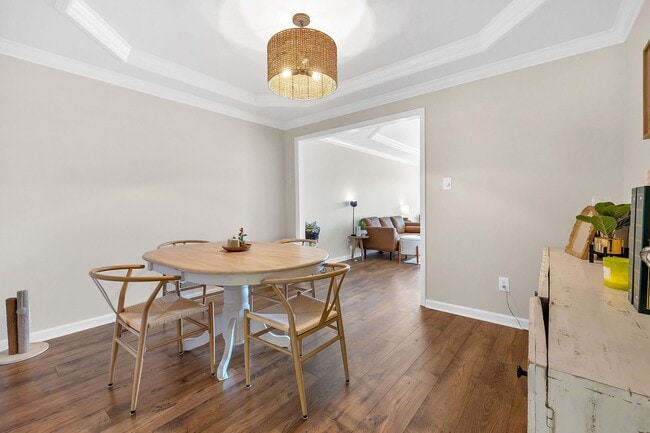Building Photo - 1512 Forestview Dr SW
