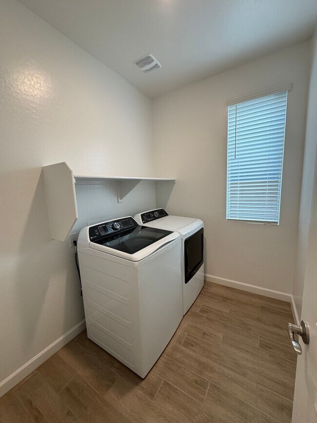 Building Photo - BRAND NEW HOME IN UNION PARK IN PHOENIX