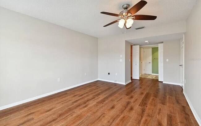 Building Photo - 2401 Gull Ct