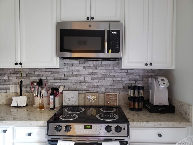 Kitchen - 6614 Embarcadero Dr