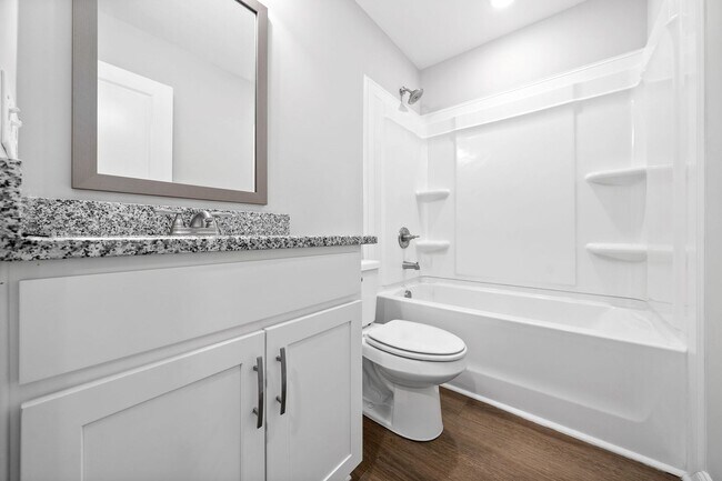 Building Photo - 5 Bedroom Home For Rent in St. Bethlehem Area!