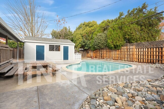 Building Photo - 4739 61st St