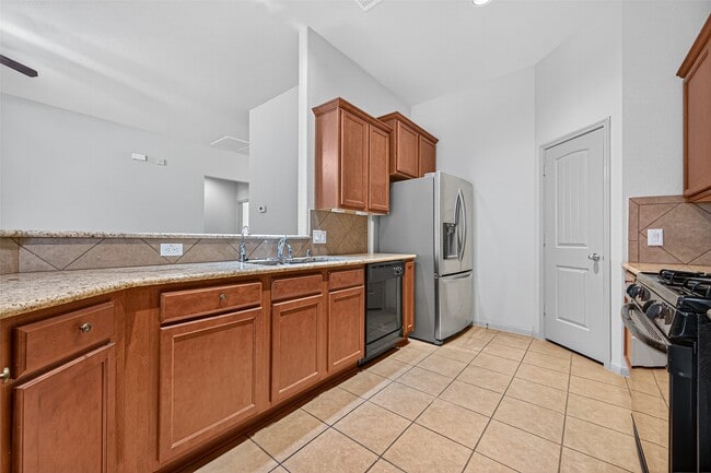 Building Photo - 510 Carson Ridge Dr