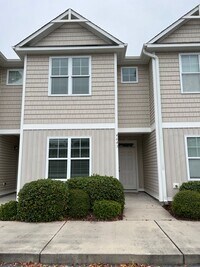 Building Photo - SAYLOR'S WATCH - 3 Bedroom Townhome in Mon...