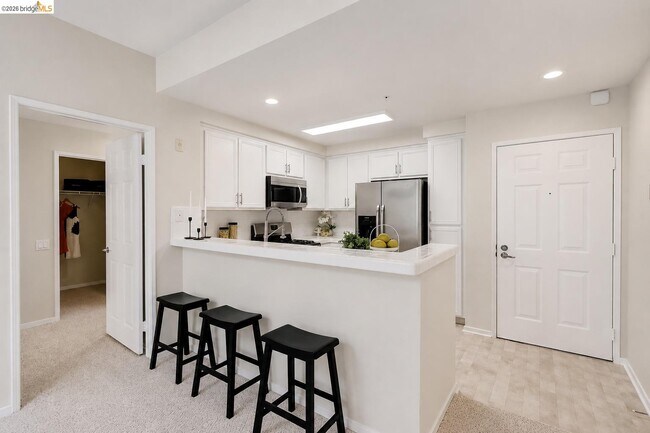 Building Photo - 200 Caldecott Ln