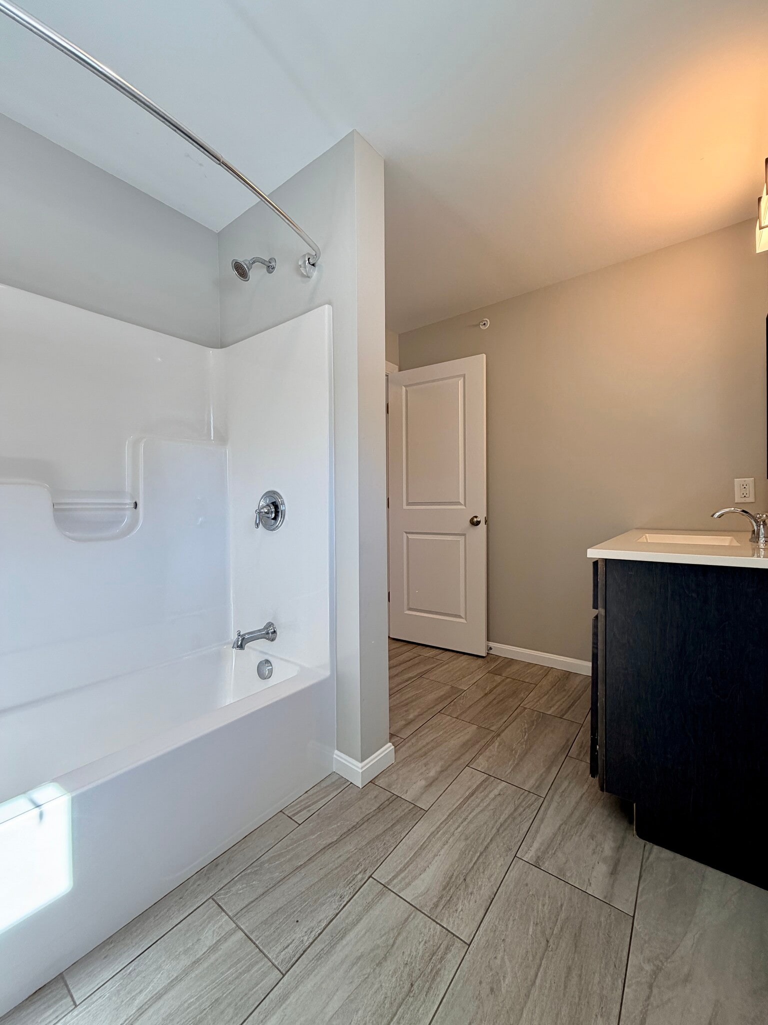 Building Photo - 50 Pleasant St