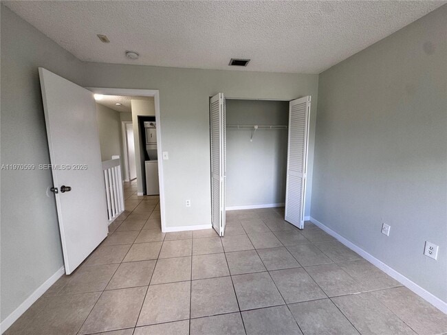 Building Photo - 5200 NW 31st Ave