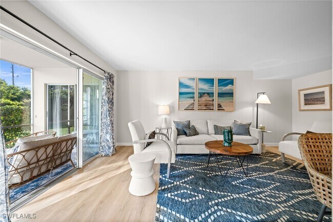 Building Photo - 208 Bobolink Way