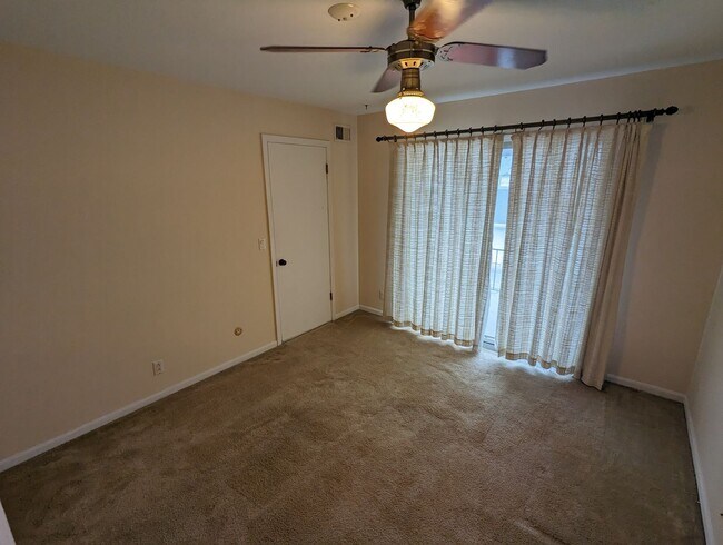 Building Photo - 5526 Heatherdowns Blvd