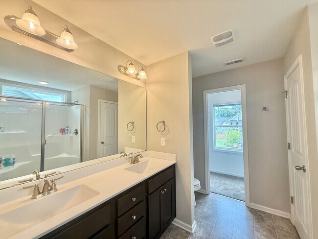 Building Photo - Gorgeous 4BD, 3.5BA Clayton Home with a Fenced Yard in the Desirable Riverwood Community