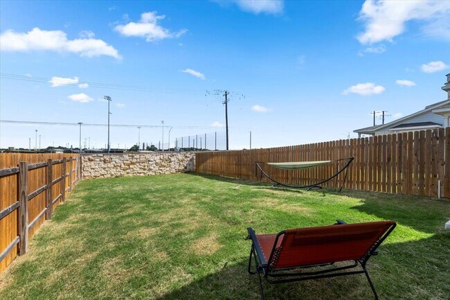Building Photo - 1530 McKinney Dr