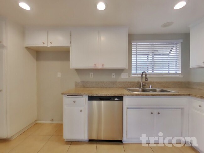 Building Photo - 42946 39th St W