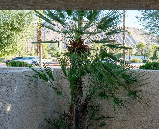 Building Photo - 2017 Normandy Ct