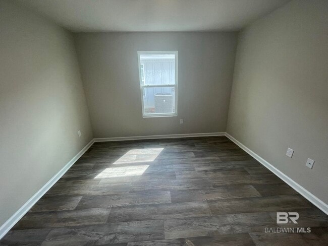 Building Photo - 213 Burnston Wy