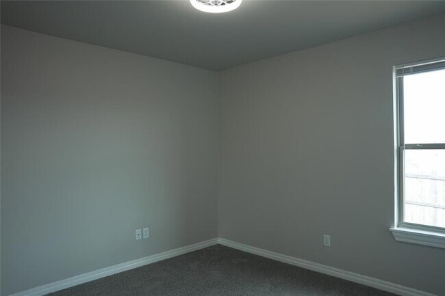 Building Photo - 5216 Bing Cir
