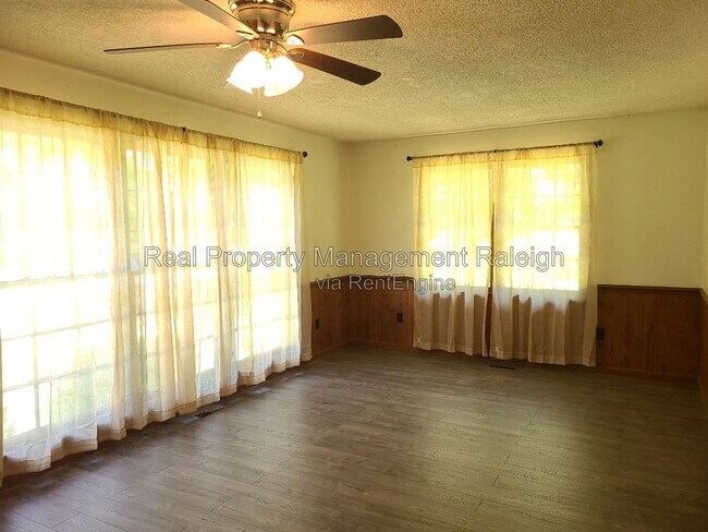 Building Photo - 12421 Marsh Field Dr