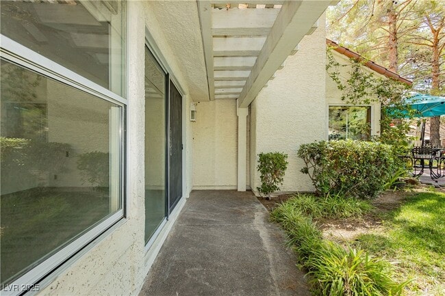 Building Photo - 6959 Emerald Springs Ln