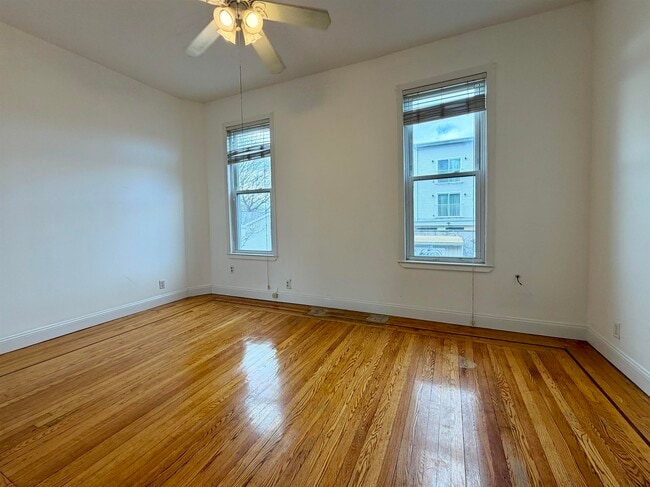 Building Photo - 7 Whitman Ave