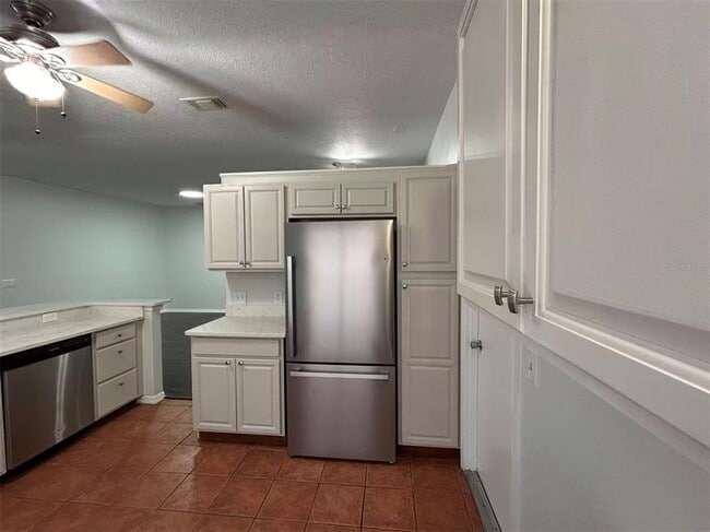 Building Photo - 1046 Whittier Cir