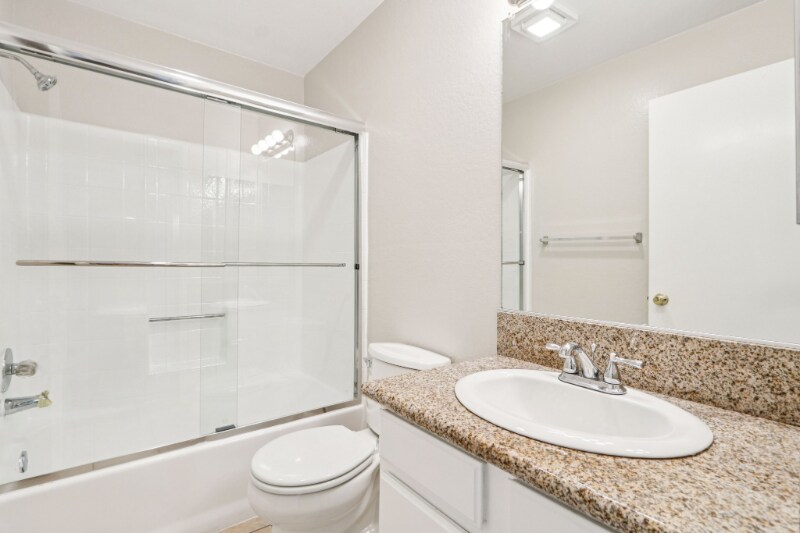 Building Photo - 700 E Cedar Ave