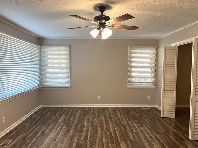 Building Photo - Seeing is Believing!!!