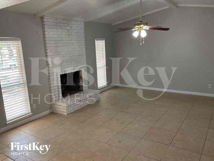 Building Photo - 418 Thistle Dr