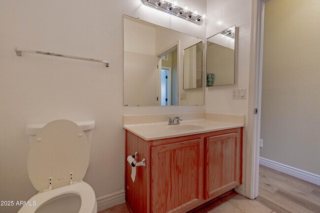 Building Photo - 2723 E Schiliro Cir