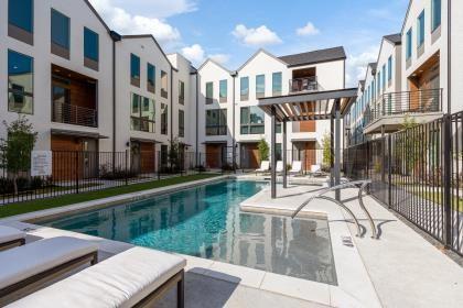 Building Photo - 2128 Ashby St