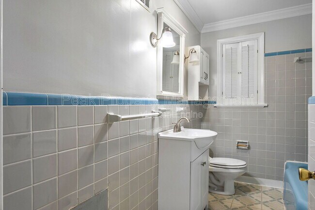 Building Photo - 3351 Scottview Dr